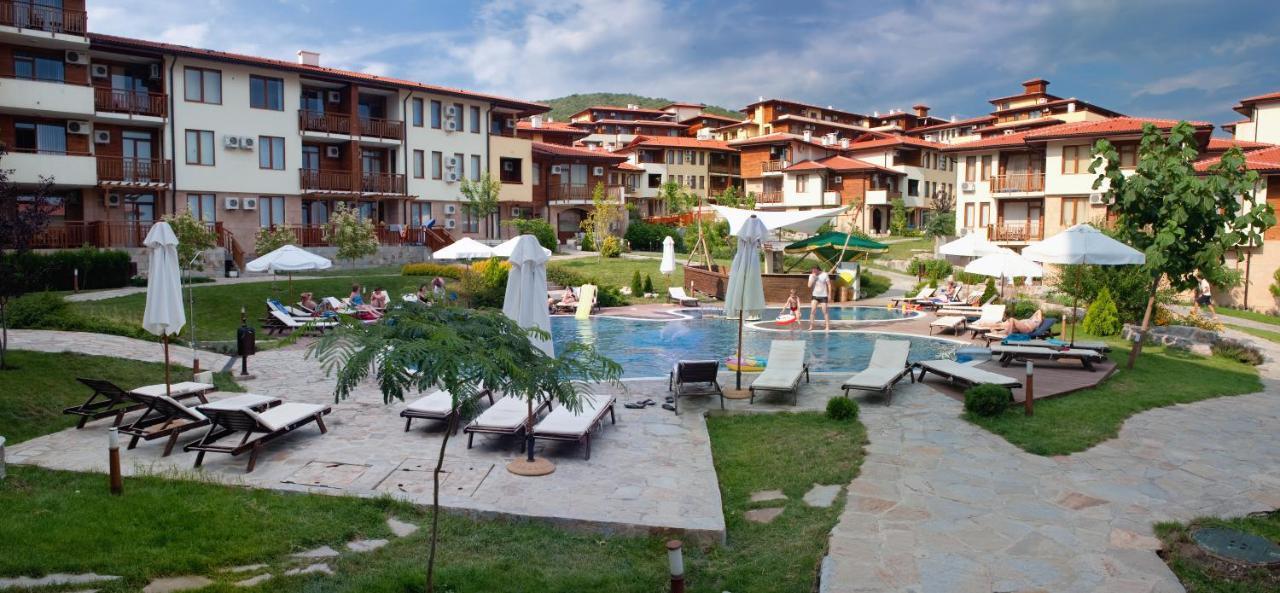 Garden Of Eden Pmg Apartments Sveti Vlas Eksteriør billede